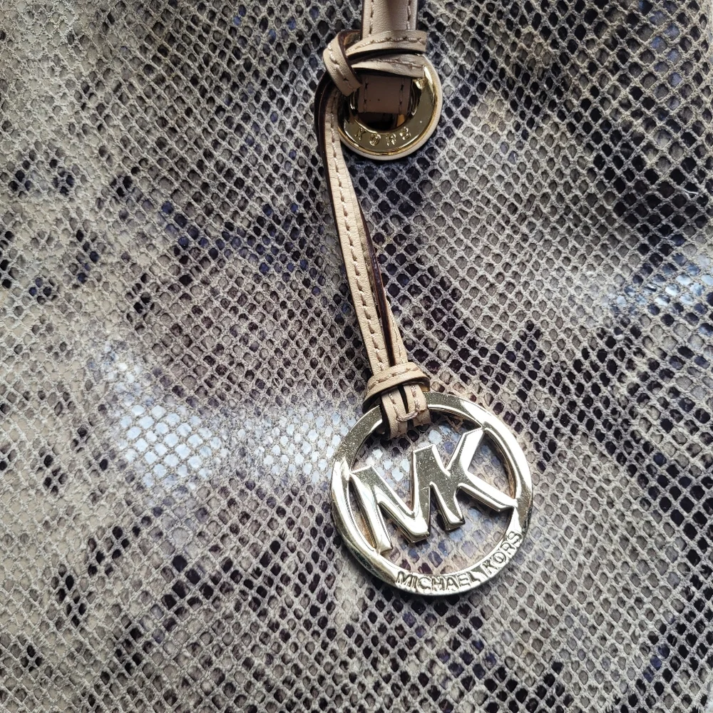 Michael Kors Soft Leather Beige Snake Print Tote - Picture 3 of 12